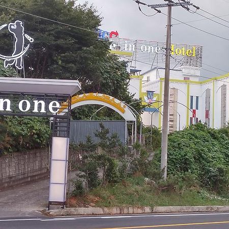 Hole In One Hotel Sacheon Exteriör bild