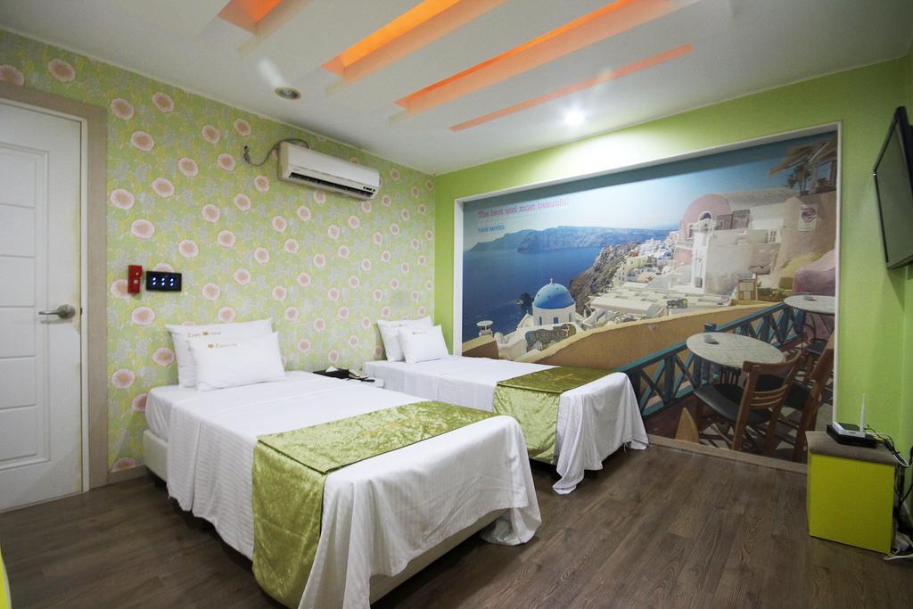 Hole In One Hotel Sacheon Exteriör bild